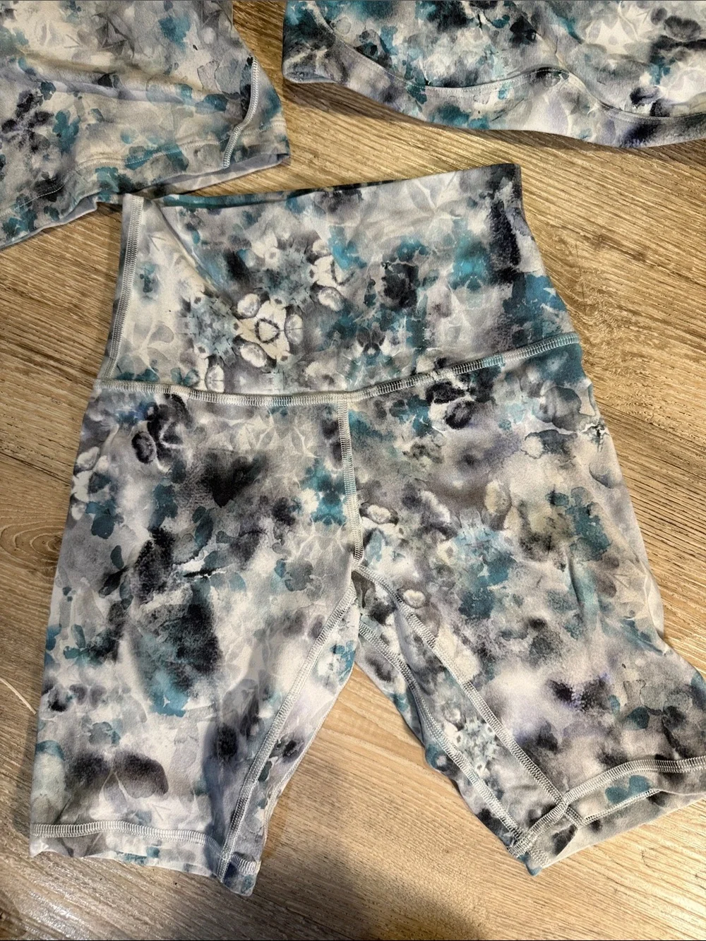 Lululemon Kaleidofloral Multi Size 2 Align 3 Piece Matching Set